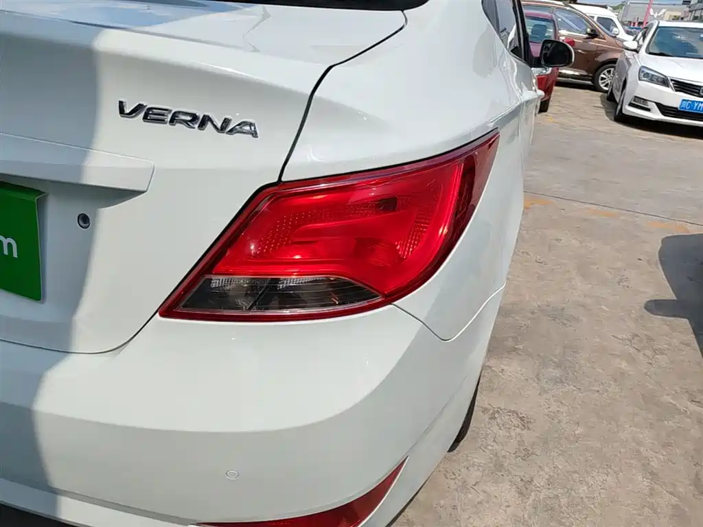 Hyundai Verna 2016 — фото 8
