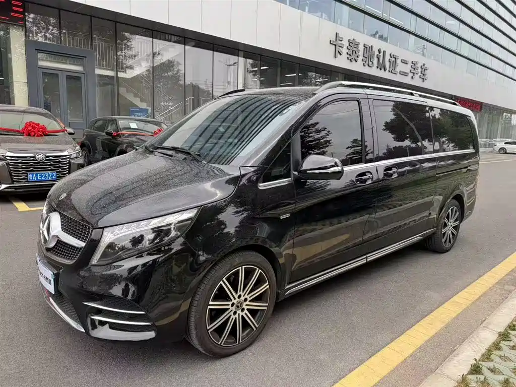 Mercedes-Benz V-Class 2023 — фото 3