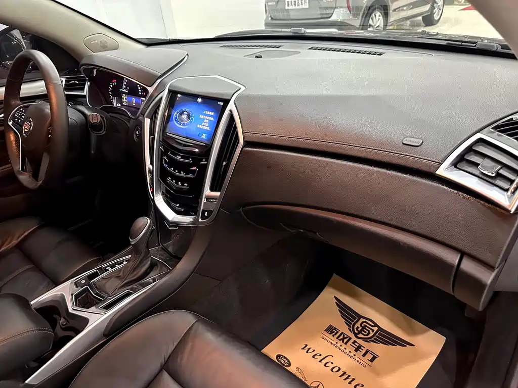 Cadillac SRX 2014 — фото 11