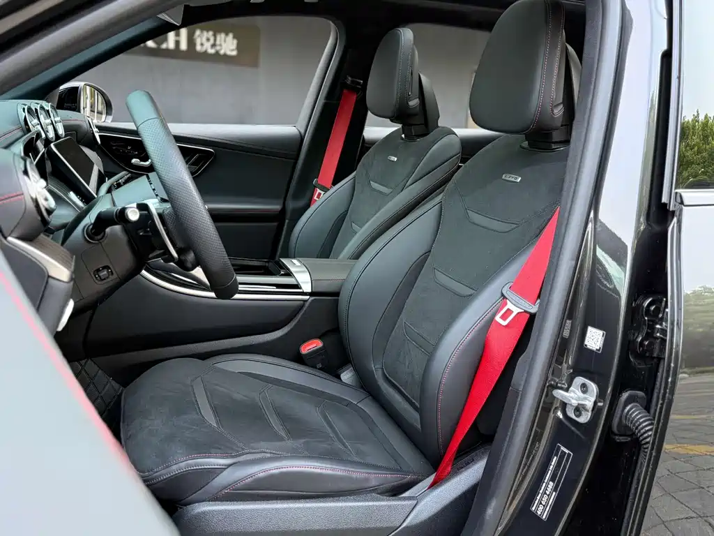 Mercedes-Benz GLC AMG 2025 — фото 8