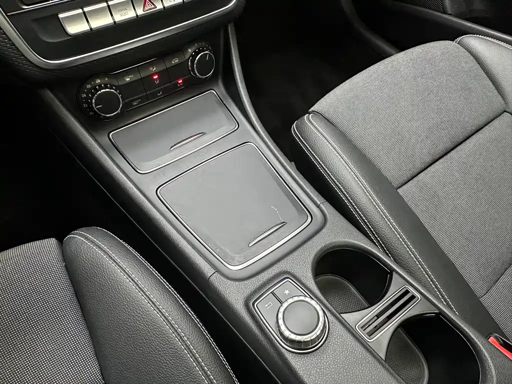 Mercedes-Benz A-Class 2018 — фото 14