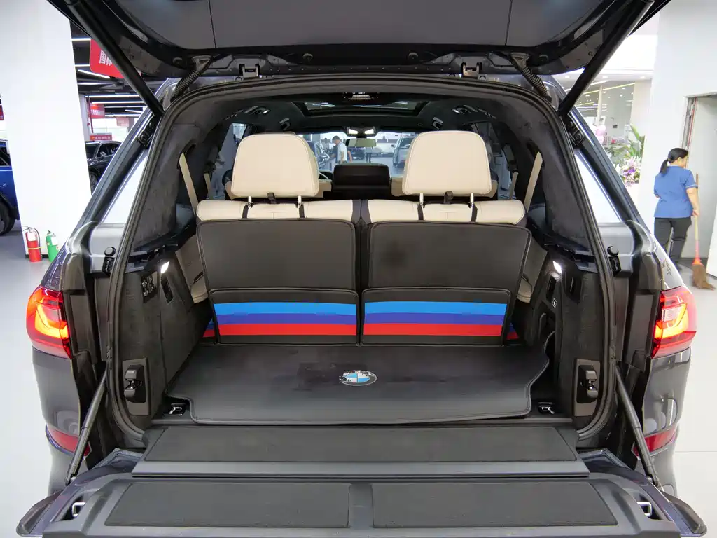 BMW X7 2021 — фото 19
