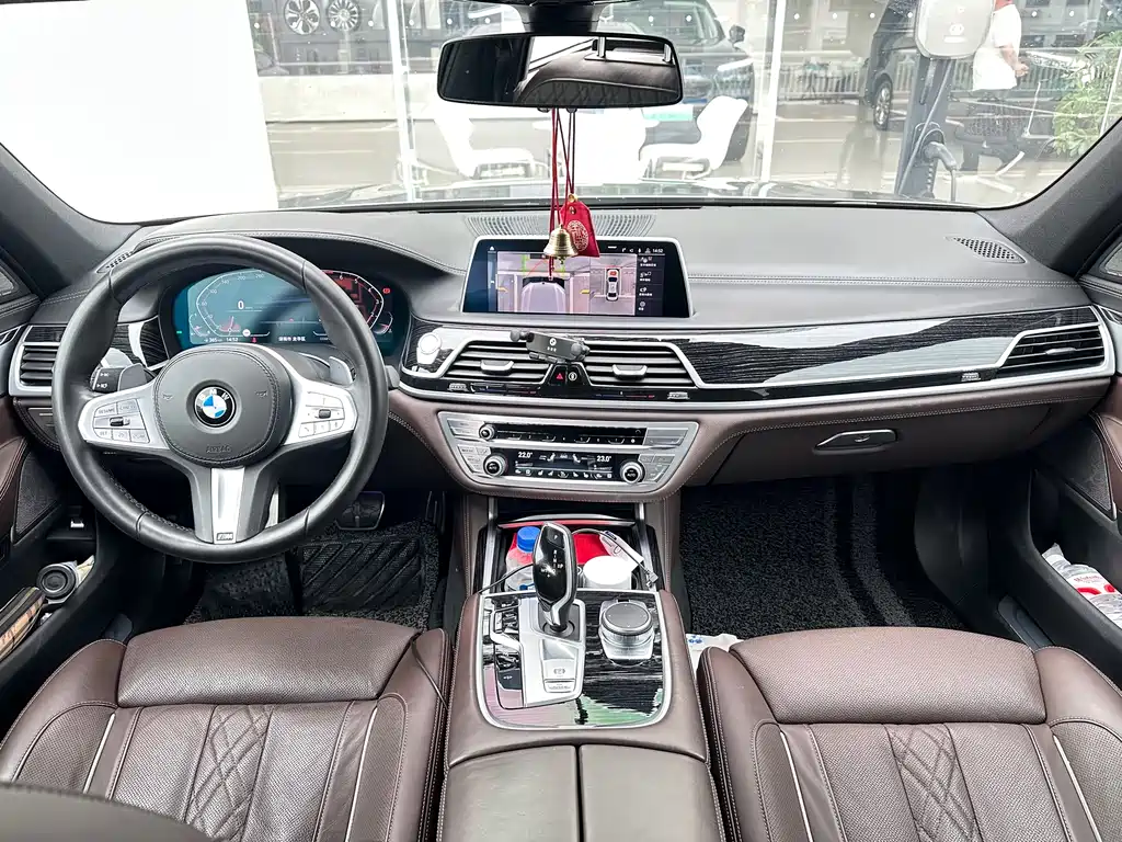 BMW 7 Series 2020 — фото 10