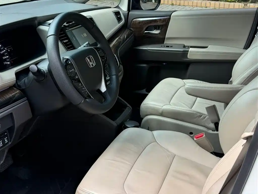 Honda Odyssey 2015 — фото 3