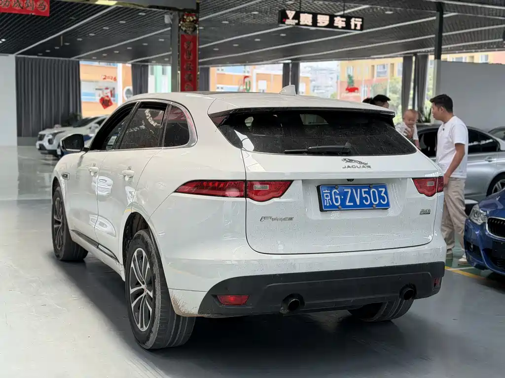 Jaguar F-PACE 2017 — фото 6