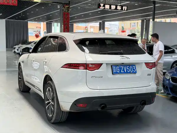 Jaguar F-PACE 2017
