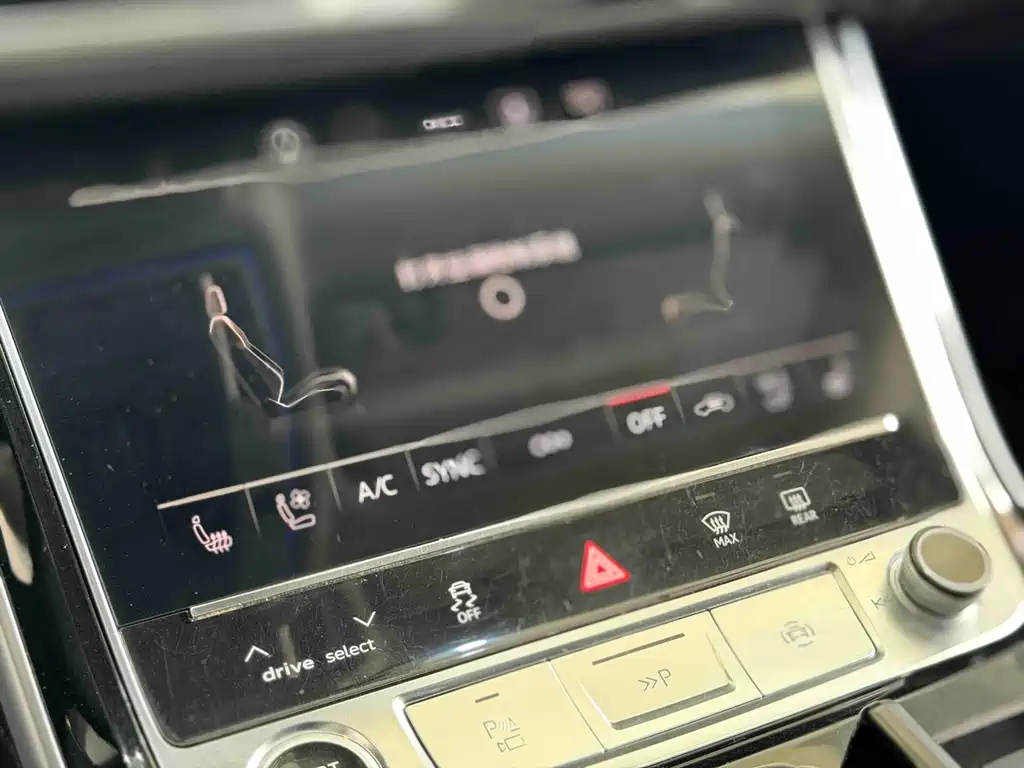 Audi A8 2021 — фото 14
