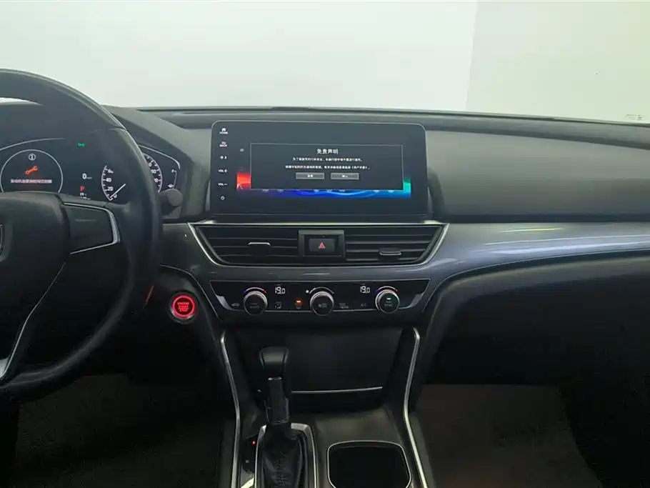 Honda Accord 2022 — фото 13
