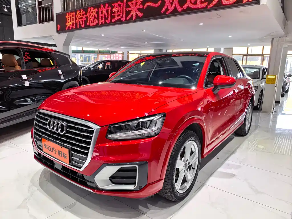 Audi Q2L 2019