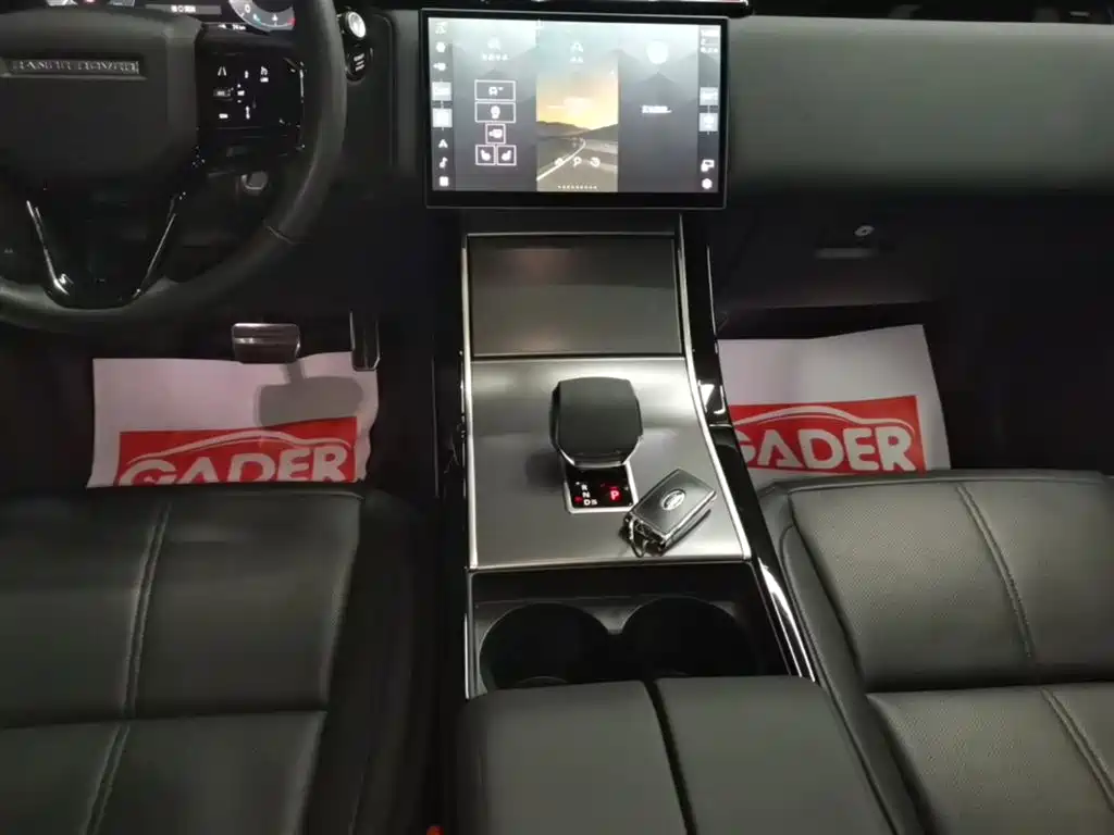 Land Rover Velar 2023 — фото 14