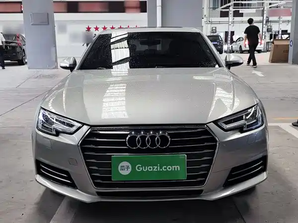 Audi A4L 2018