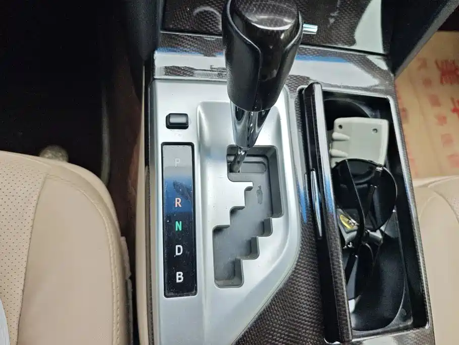 Toyota Camry 2015 — фото 16
