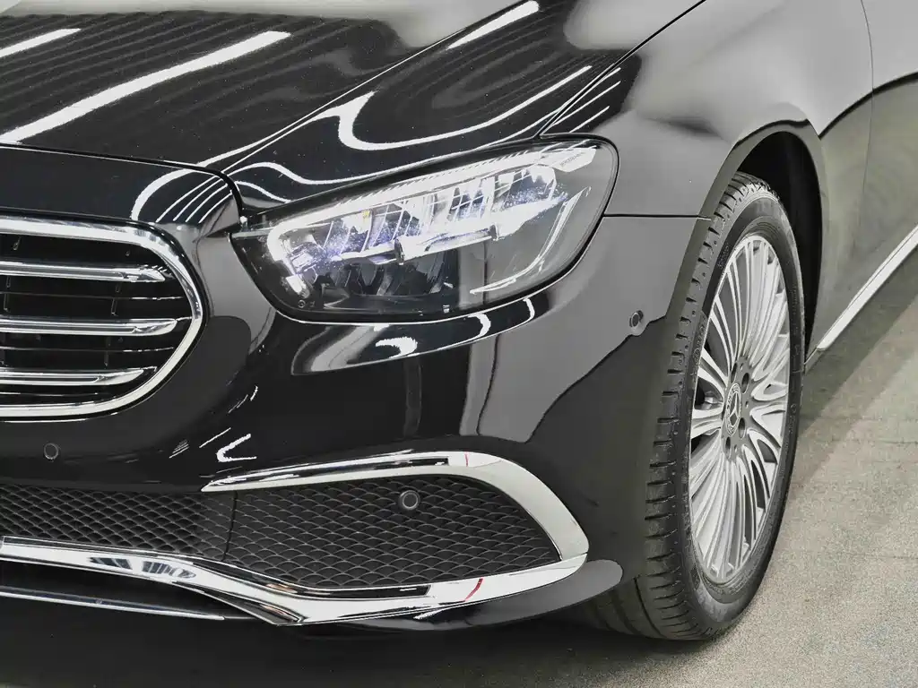 Mercedes-Benz E-Class 2022 — фото 4