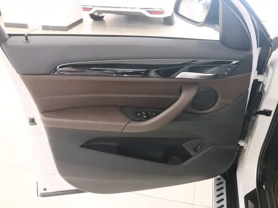 BMW X1 2017 — фото 12