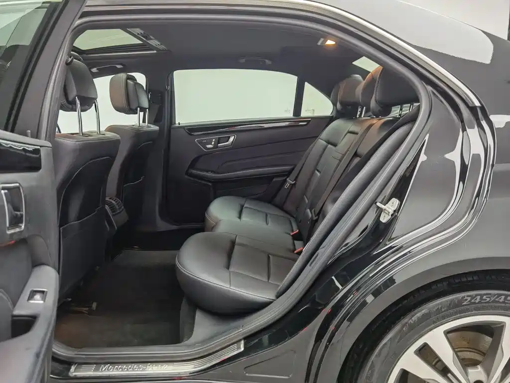 Mercedes-Benz E-Class 2014 — фото 15