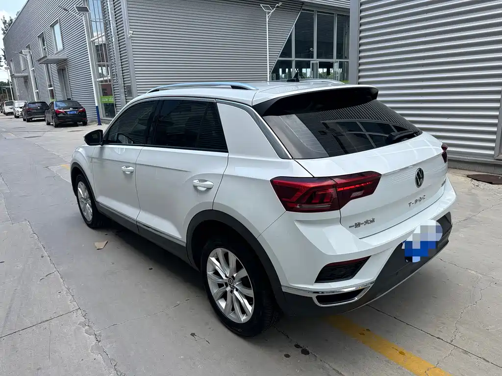 Volkswagen T-Roc 2022 — фото 8