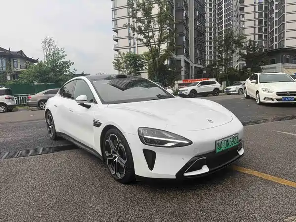 Xiaomi SU7 2024
