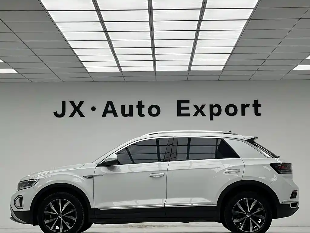 Volkswagen T-Roc 2023 — фото 11
