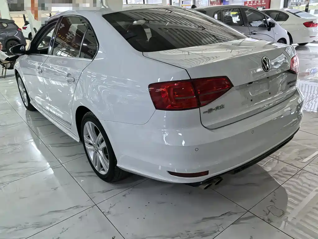 Volkswagen Sagitar 2019
