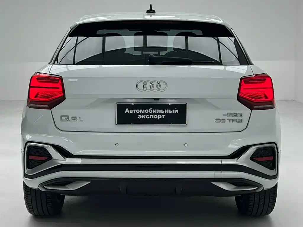 Audi Q2L 2022 — фото 9