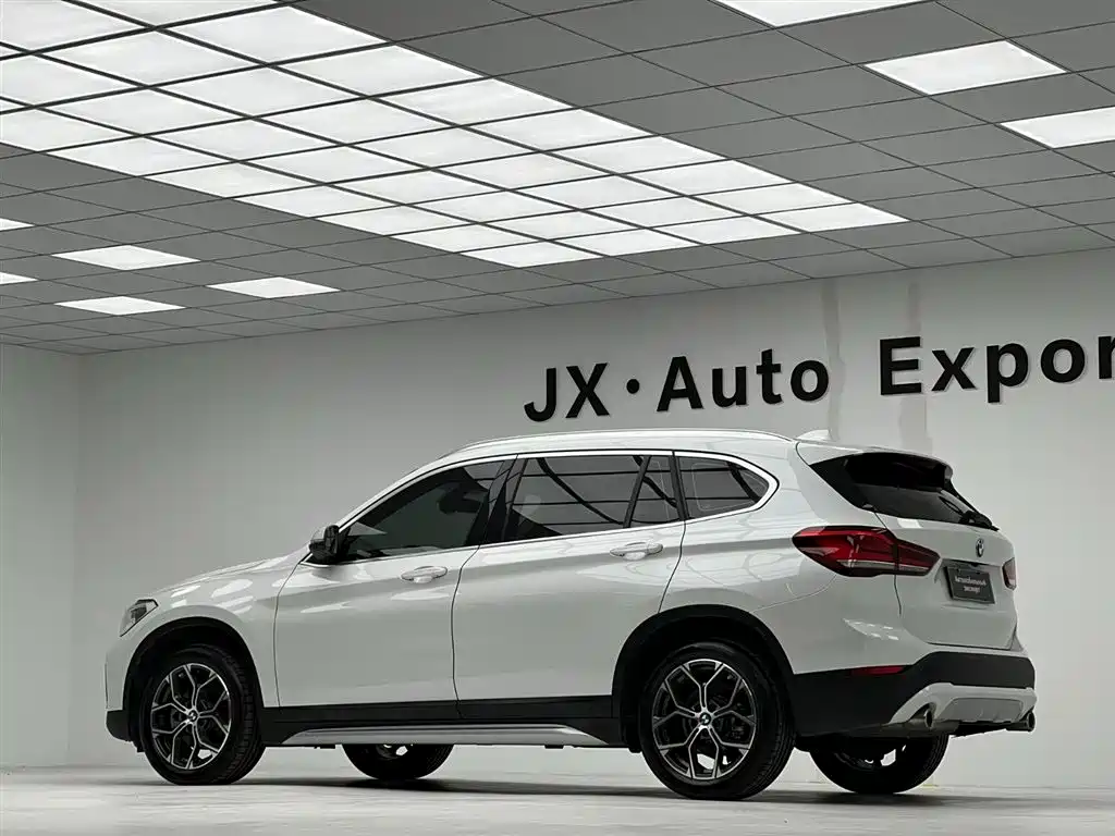 BMW X1 2022 — фото 7