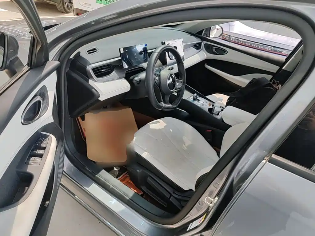 BYD Seal 05 DM-i 2025 — фото 15