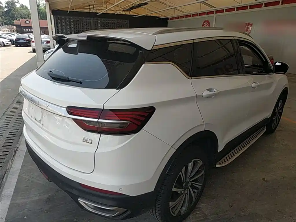 Geely Binyue 2020 — фото 7