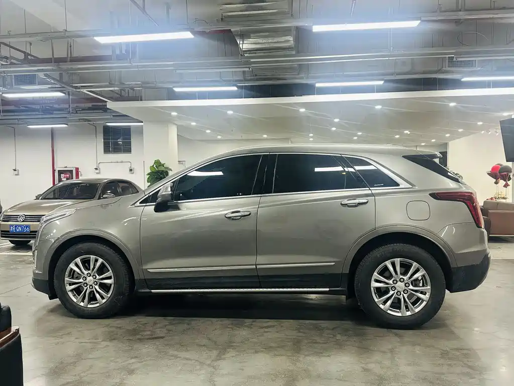 Cadillac XT5 2021 — фото 4