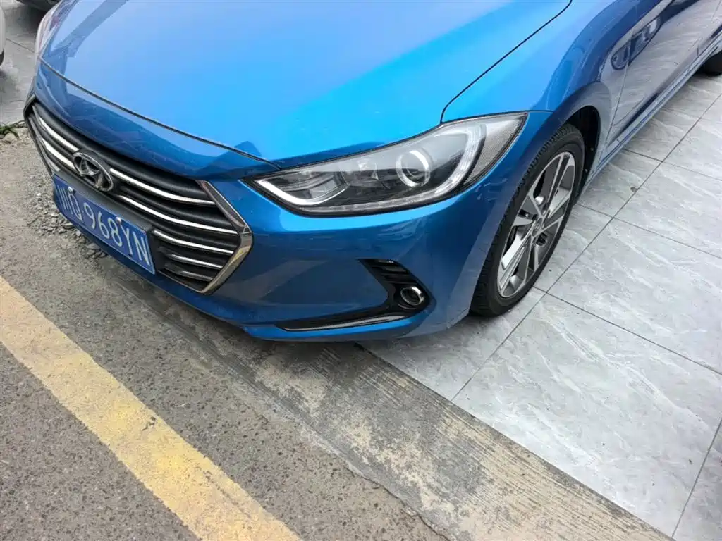 Hyundai Elantra 2018 — фото 24