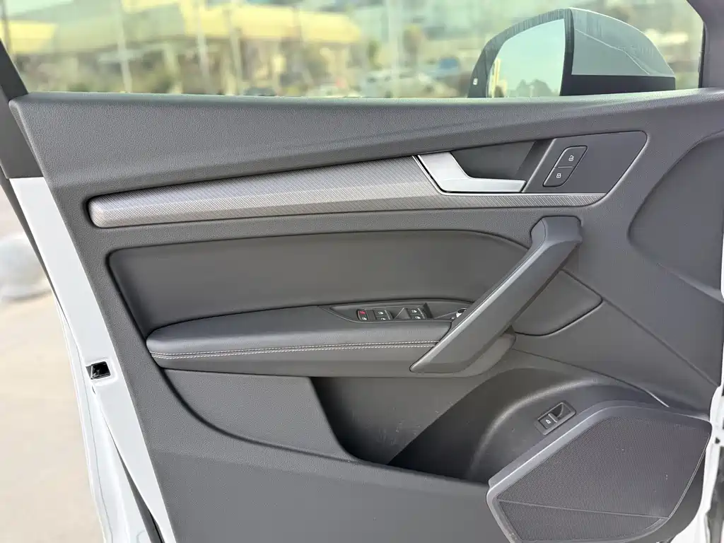 Audi Q5L 2022 — фото 18