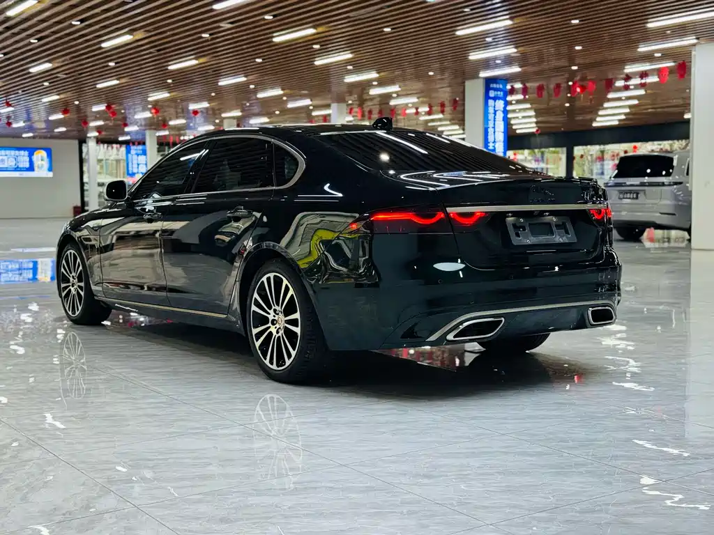 Jaguar XFL 2025 — фото 19