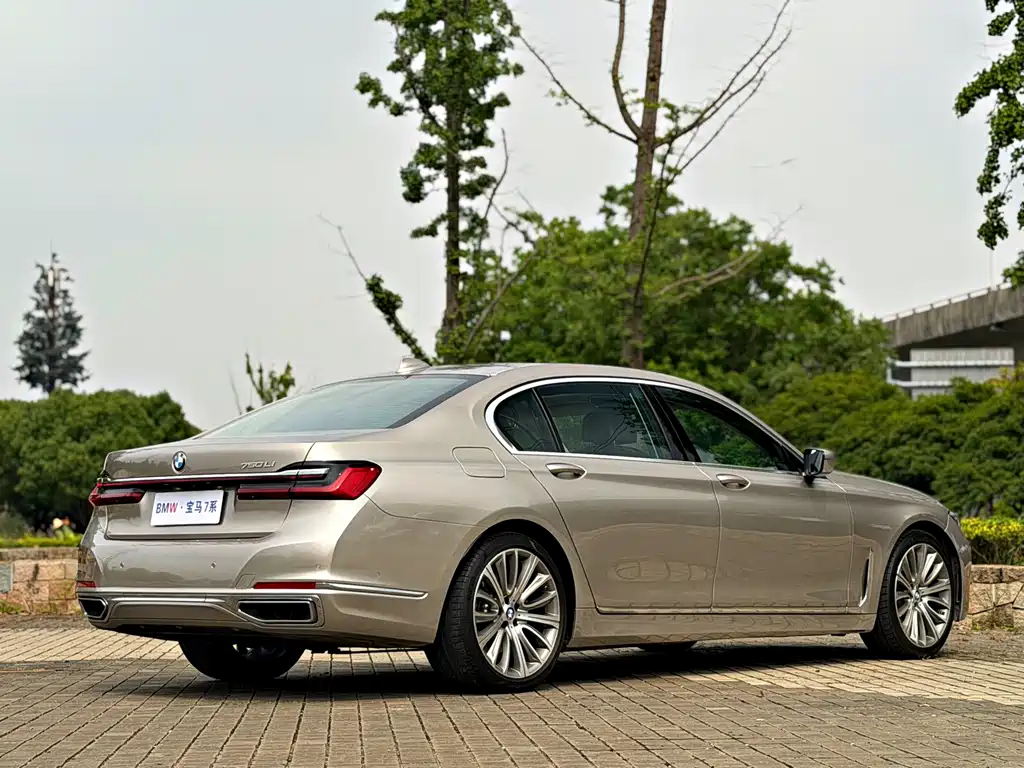 BMW 7 Series 2021 — фото 20