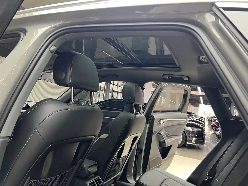 Audi Q3 2023 — фото 10