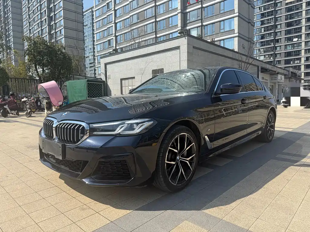 BMW 5 Series 2021 — фото 1