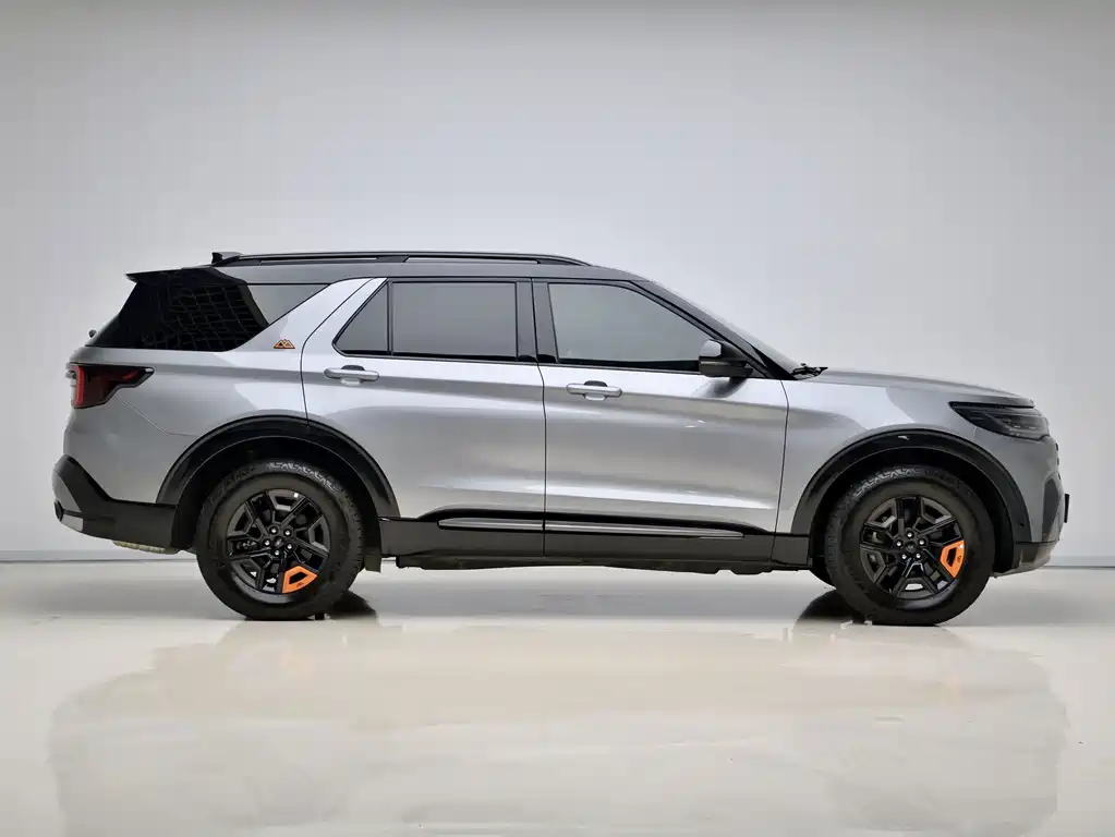 Ford Explorer 2025 — фото 8