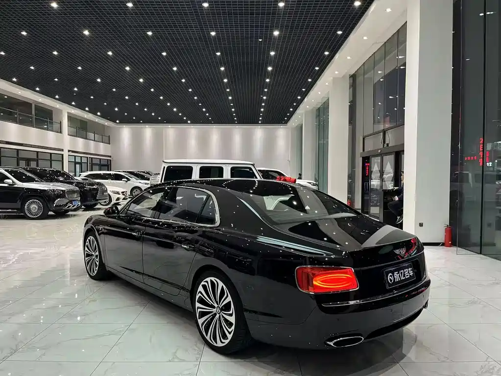 Bentley Flying Spur 2014 — фото 16