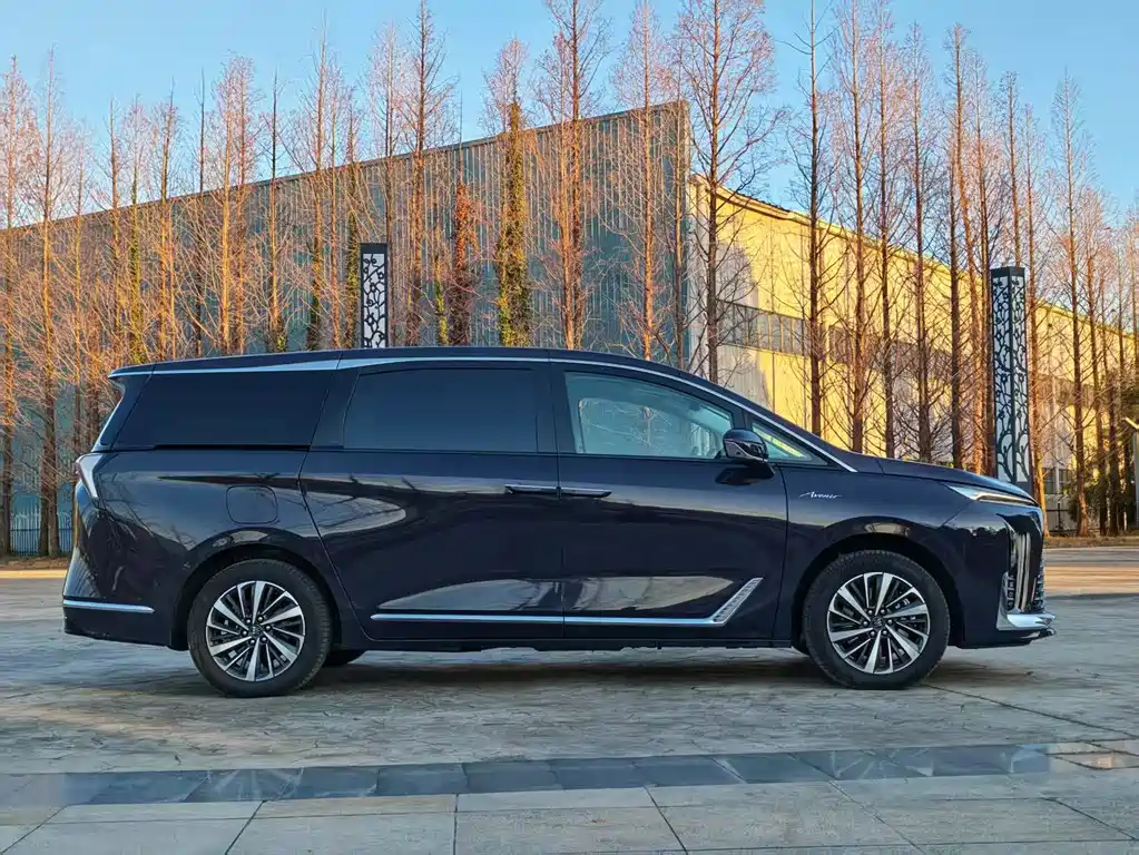 Buick GL8 Hybrid 2025 — фото 4