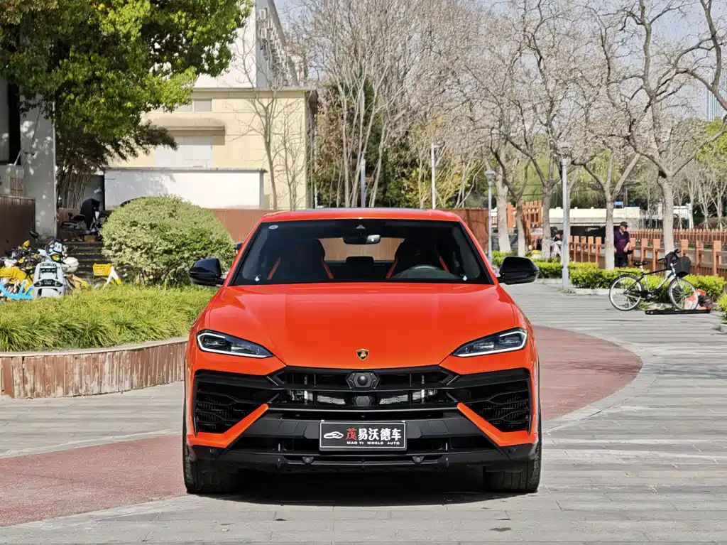 Lamborghini Urus SE 2026 — фото 2