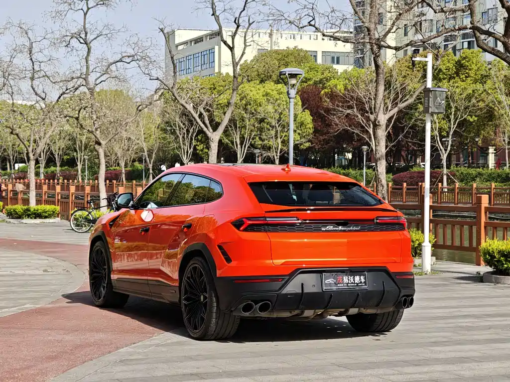 Lamborghini Urus SE 2026 — фото 4