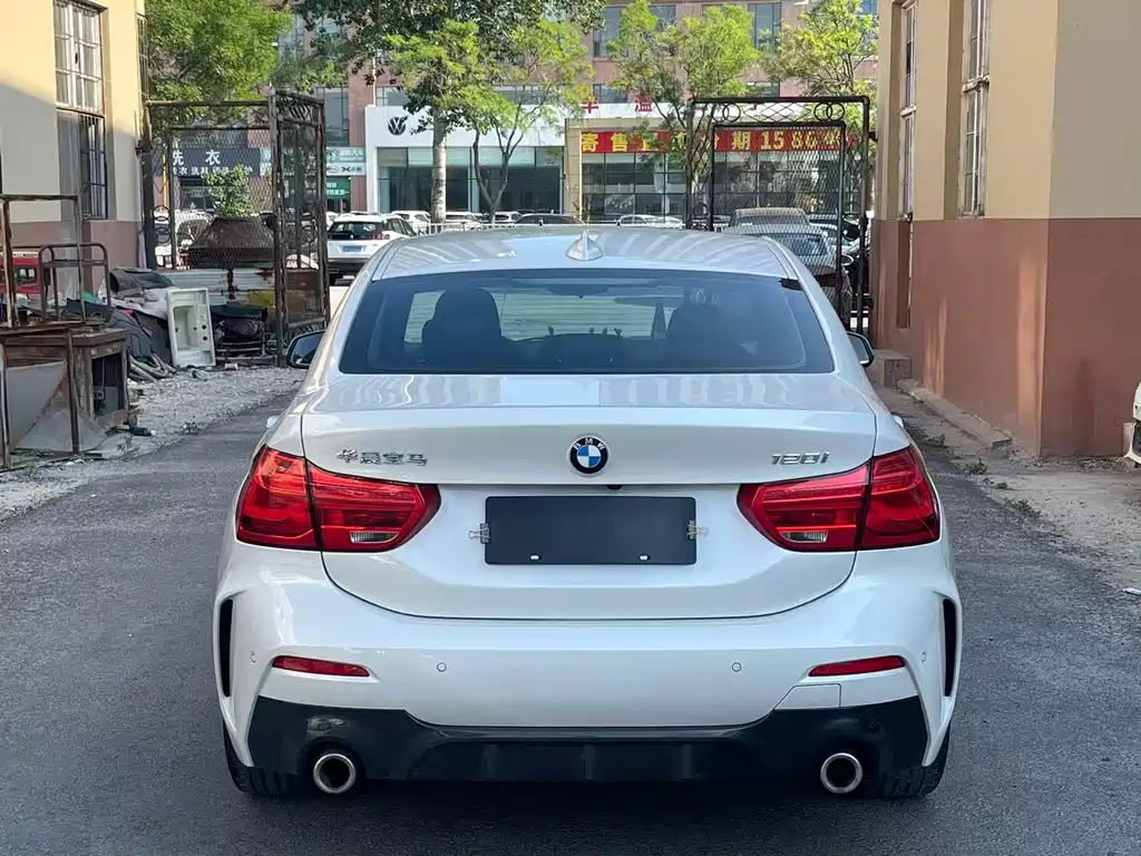 BMW 1 Series 2021
