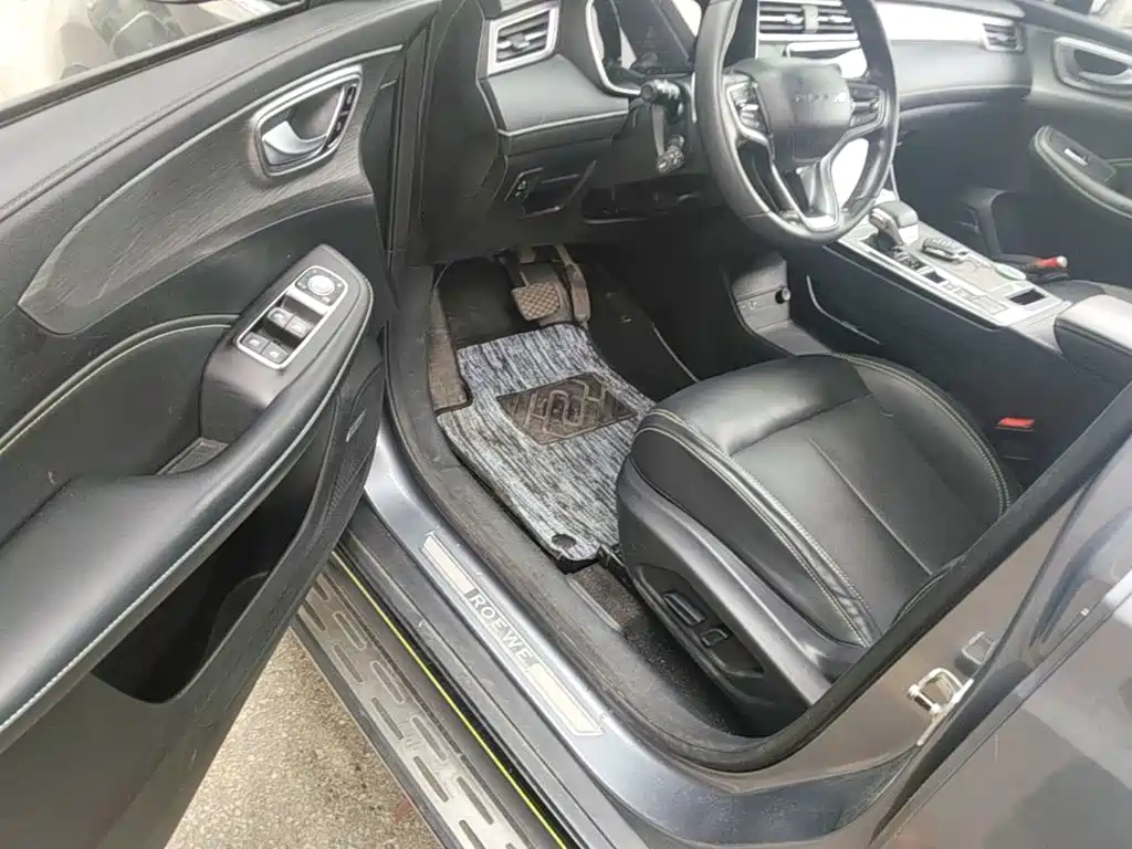 Roewe RX5 New Energy 2020 — фото 9