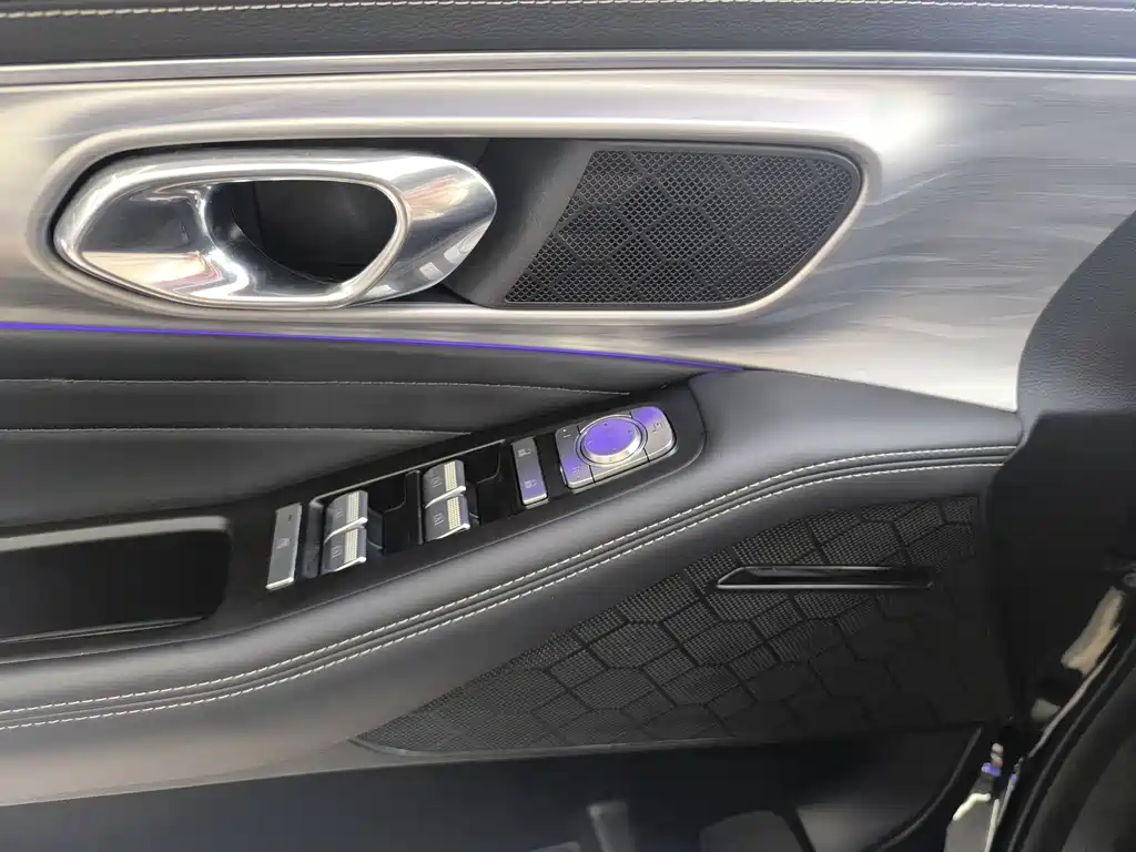 GAC Motor Trumpchi GS8 2023 — фото 15