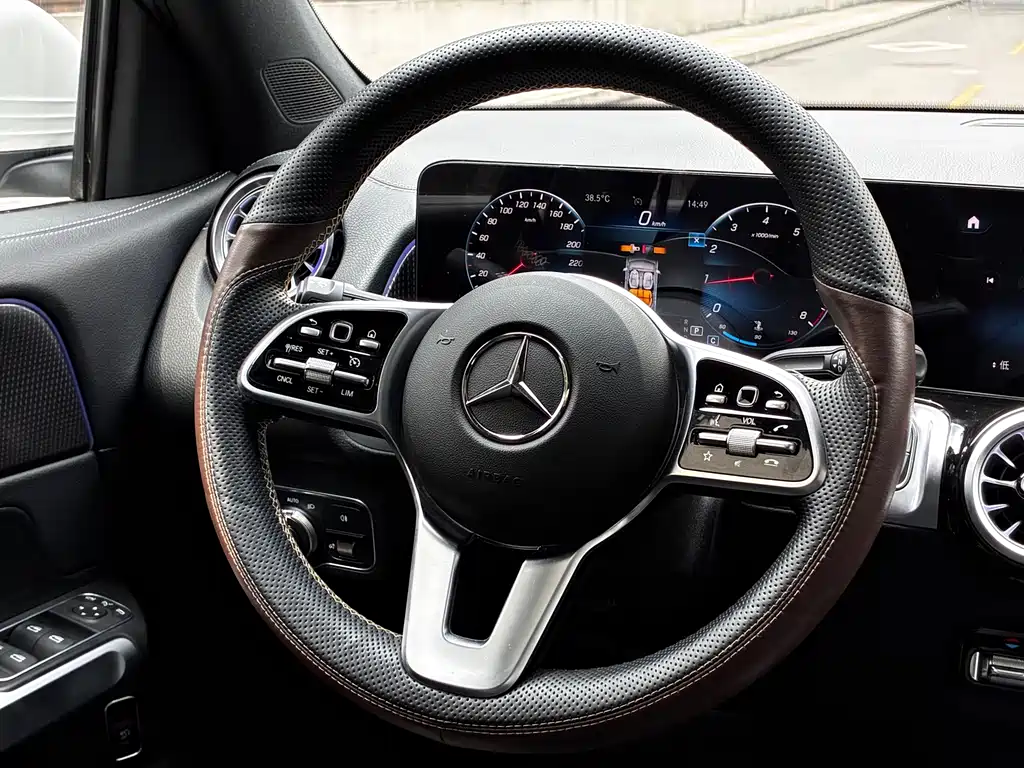 Mercedes-Benz GLB 2022 — фото 19