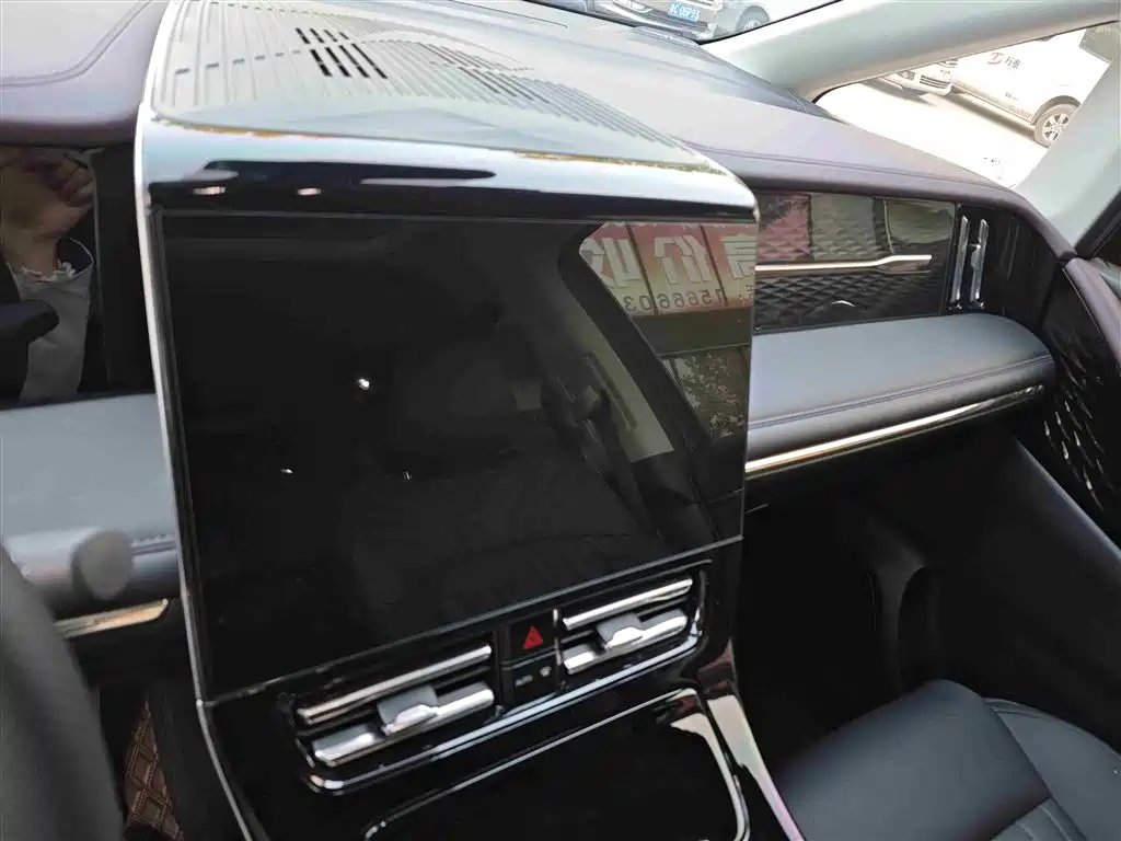 GAC Motor Trumpchi M8 2024 — фото 14