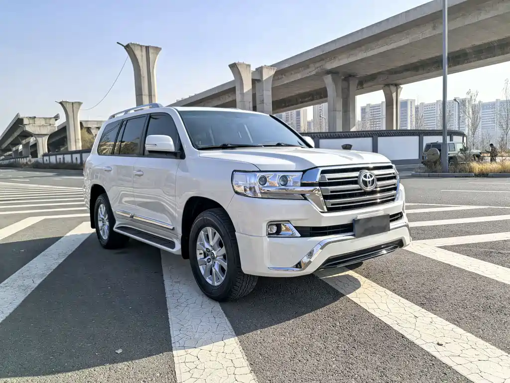 Toyota Land Cruiser 2019 — фото 3