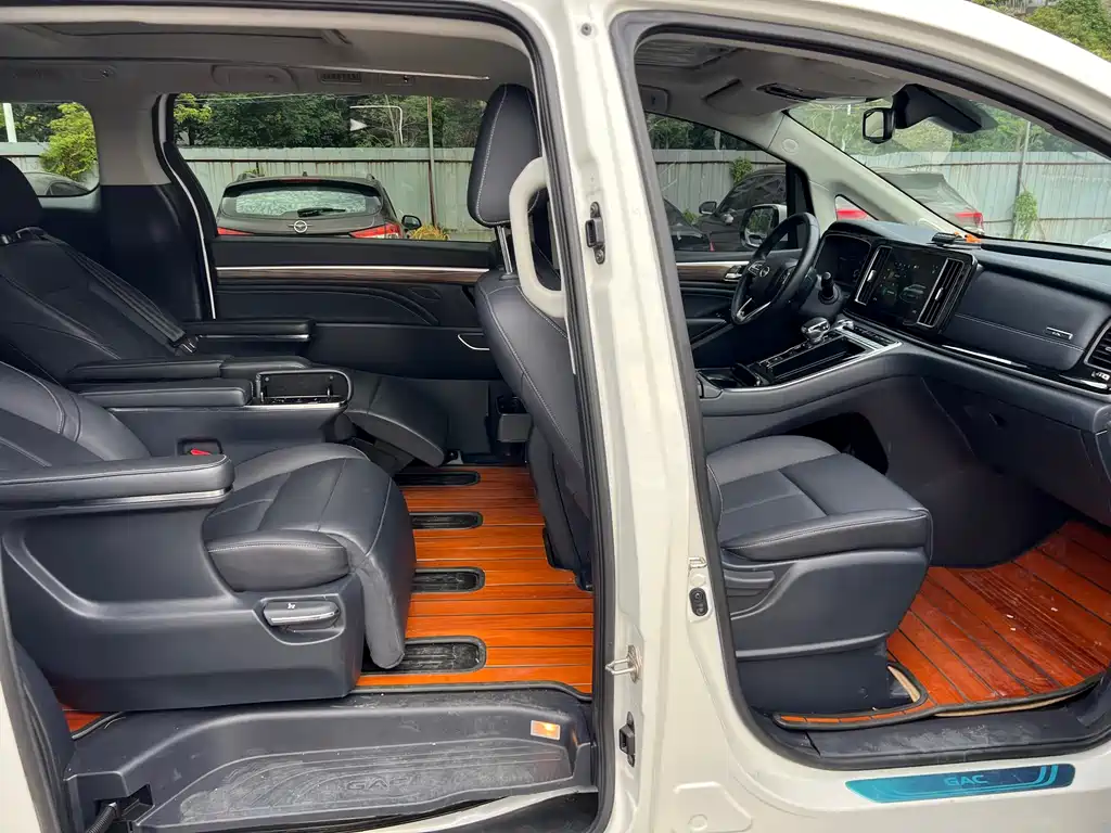 GAC Motor Trumpchi M8 2021 — фото 16