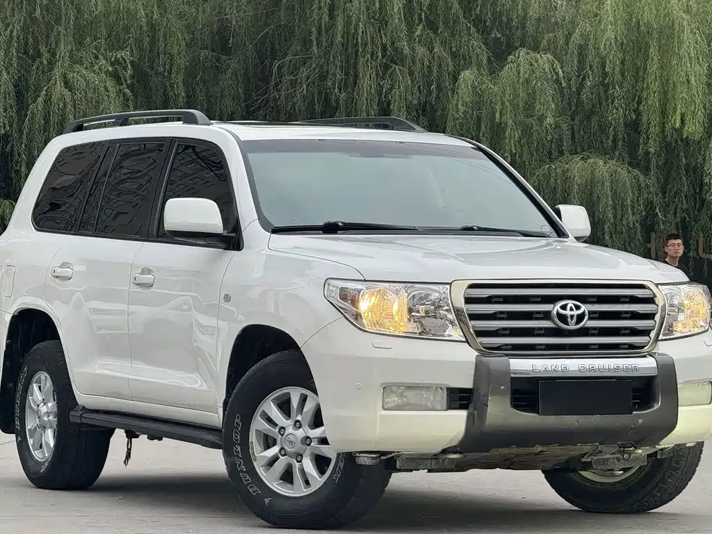 Toyota Land Cruiser 2011 — фото 3