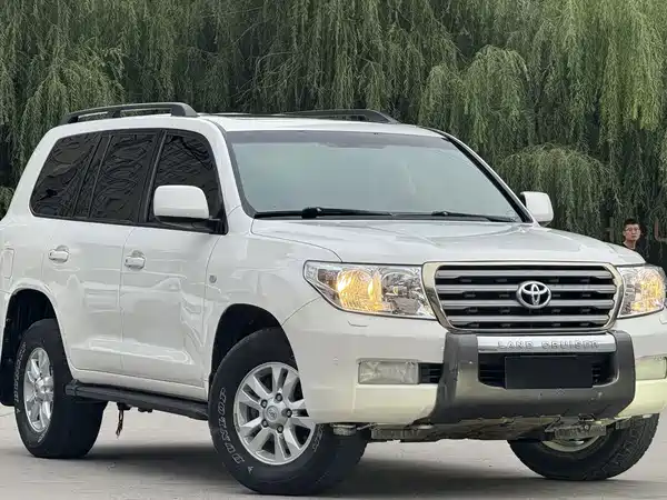 Toyota Land Cruiser 2011