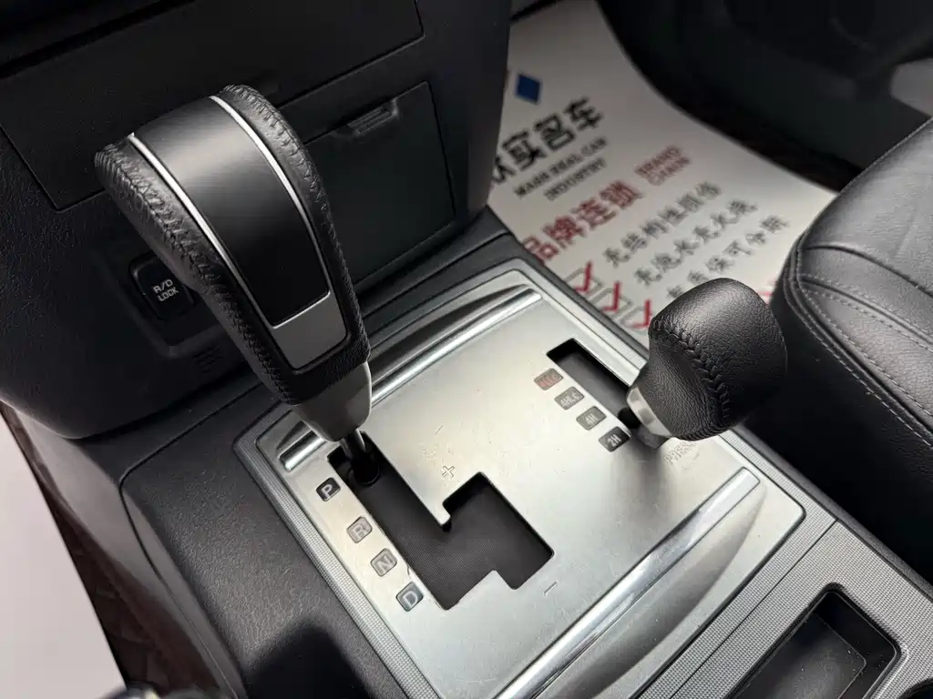Mitsubishi Pajero 2017 — фото 12
