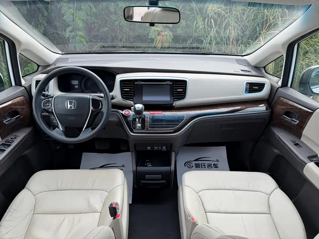 Honda Odyssey 2016 — фото 19